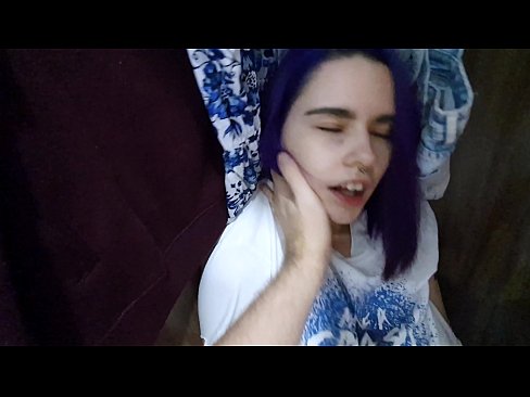 ❤️ Hittade min syster i garderoben och hjälpte henne att komma ❤️ Pornvideo at us sv.mrpornogratis.ru ❤